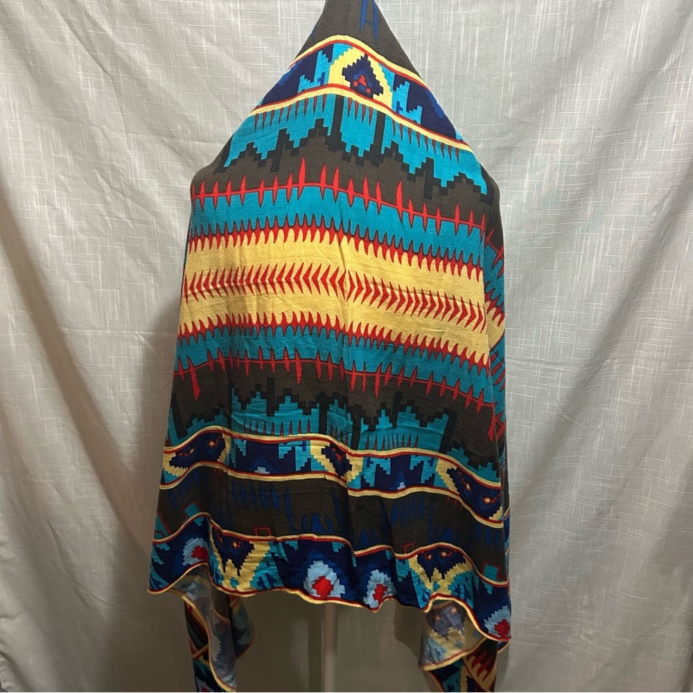 Aztec design blanket style scarf